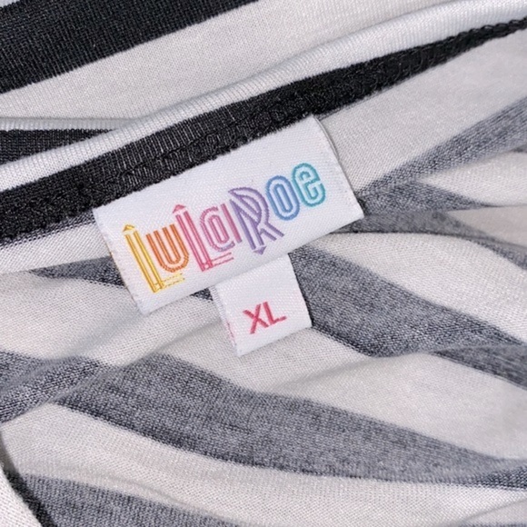 Lularoe black & white striped top size XLarge - Picture 3 of 5